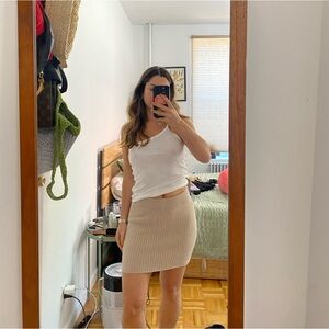 Very flattering ribbed body con skirt